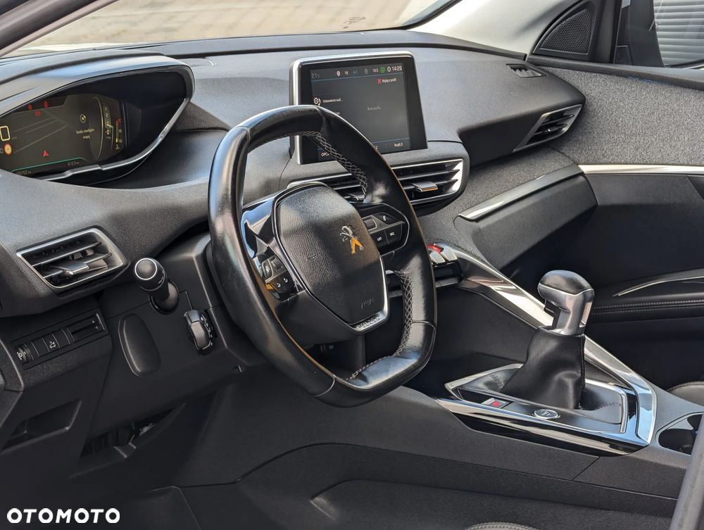 Peugeot 5008 2.0 BlueHDI Allure S&S - 23