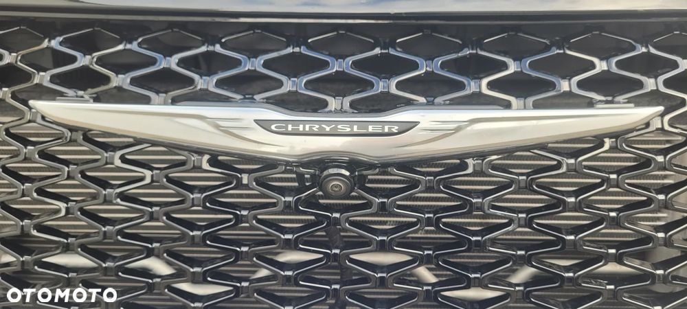 Chrysler Pacifica - 26
