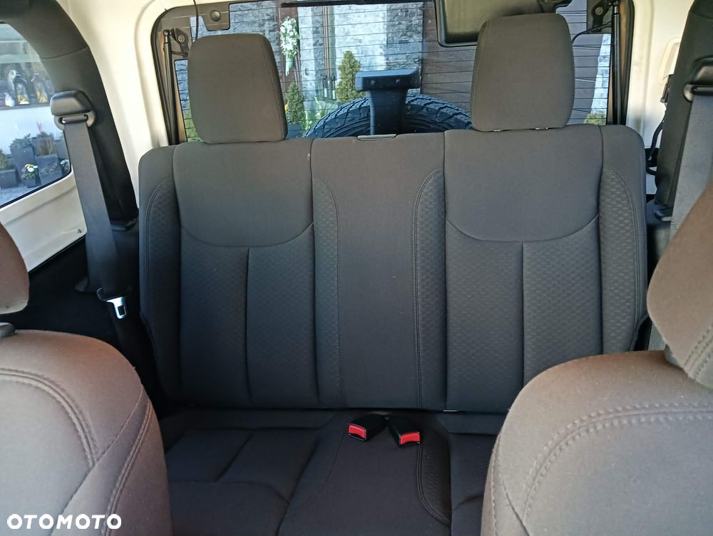 Jeep Wrangler 2.8 CRD Sport - 22