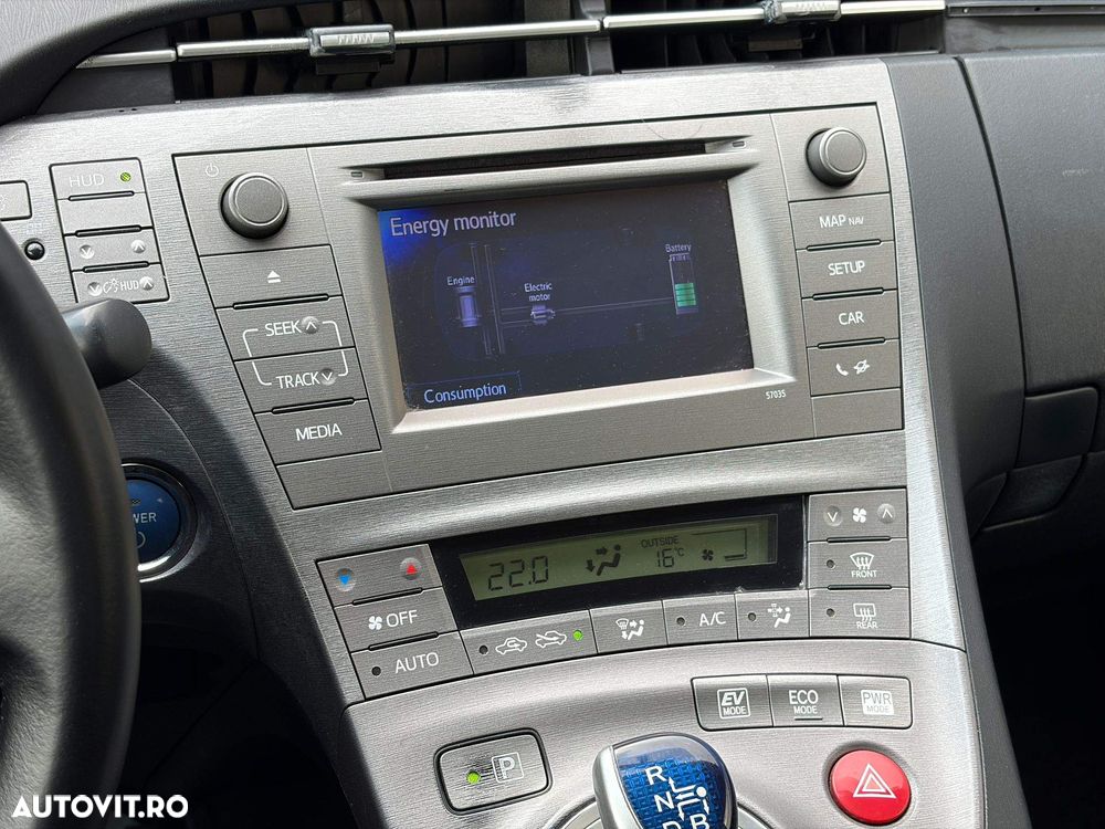 Toyota Prius (Hybrid) Executive - 15