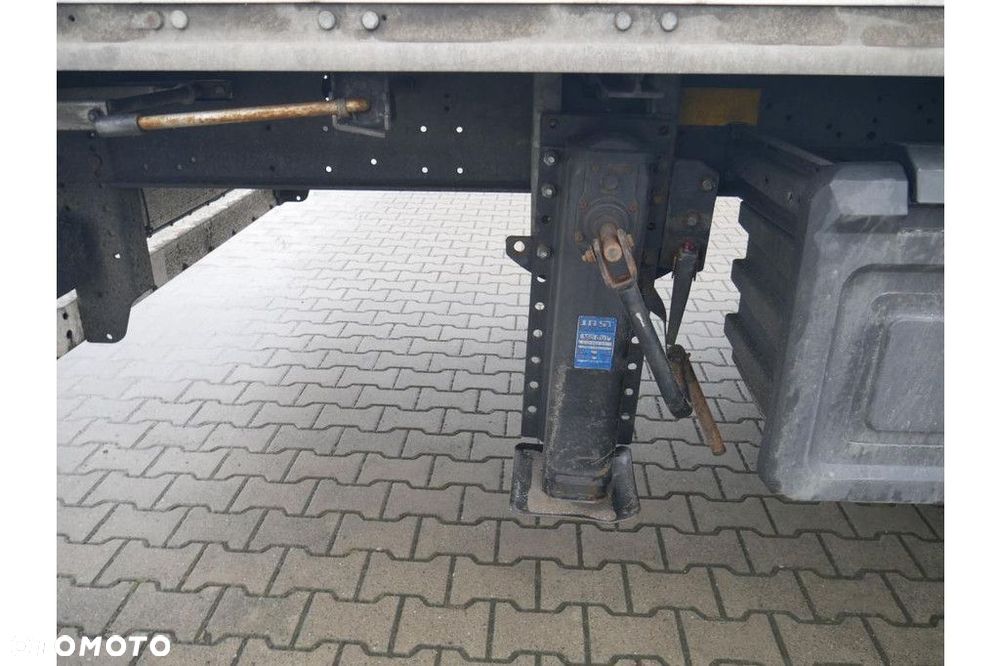 Schmitz Cargobull Trailer Van Light Insulated Double deck Straight - 10