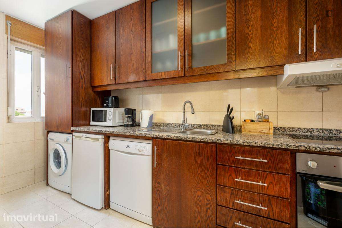 Quarto - localizado em Matosinhos Porto - Grande imagem: 2/6