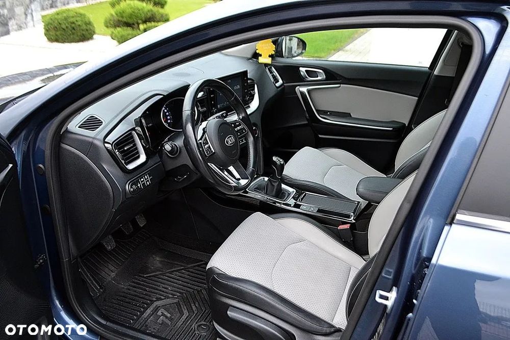 Kia XCeed 1.6 CRDi LAUNCH EDITION - 10