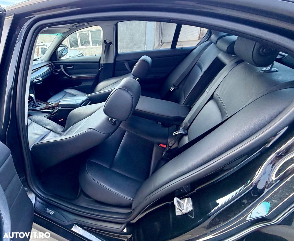 BMW Seria 3 320d DPF Aut. Edition Sport - 8