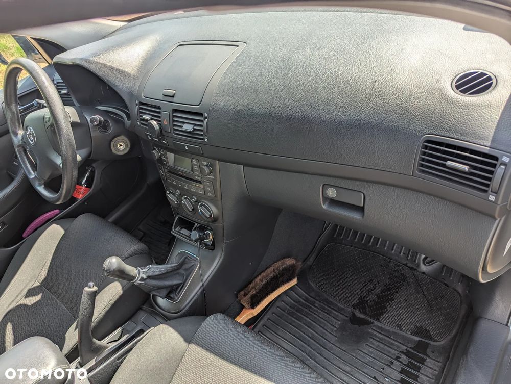 Toyota Avensis 1.8 VVT-i Terra - 16