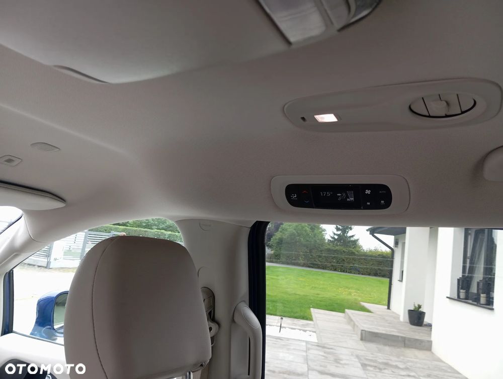 Chrysler Pacifica - 13
