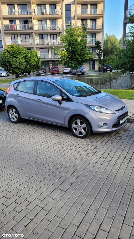 Ford Fiesta 1.25 Ambiente EU5 - 1