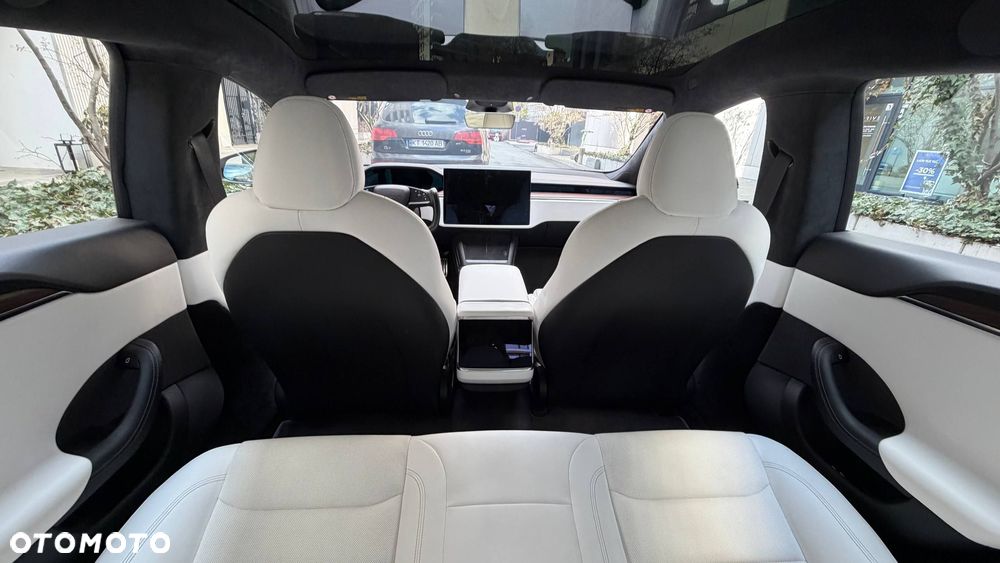 Tesla Model S Long Range - 29