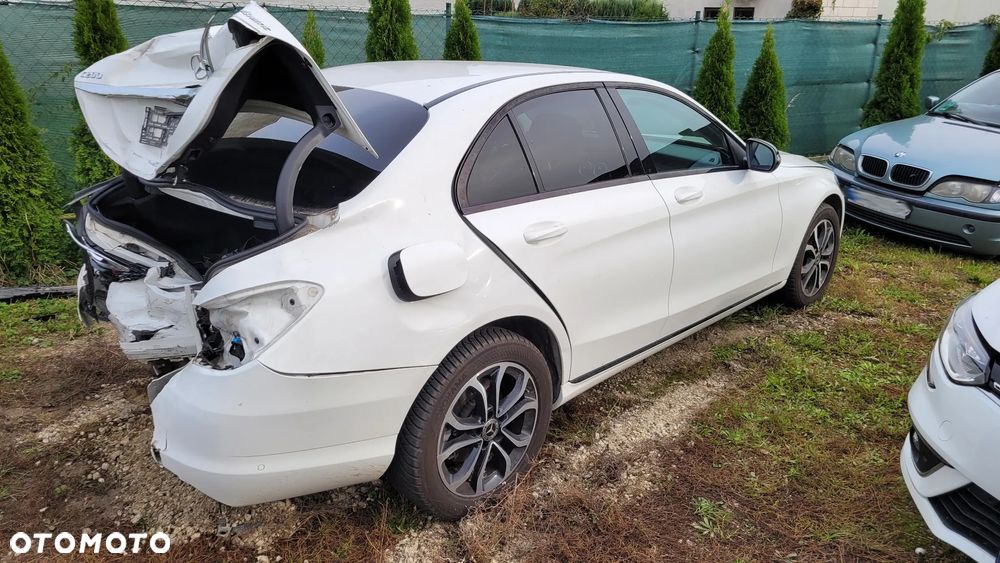 Mercedes-Benz Klasa C 200 4Matic 9G-TRONIC Exclusive - 7