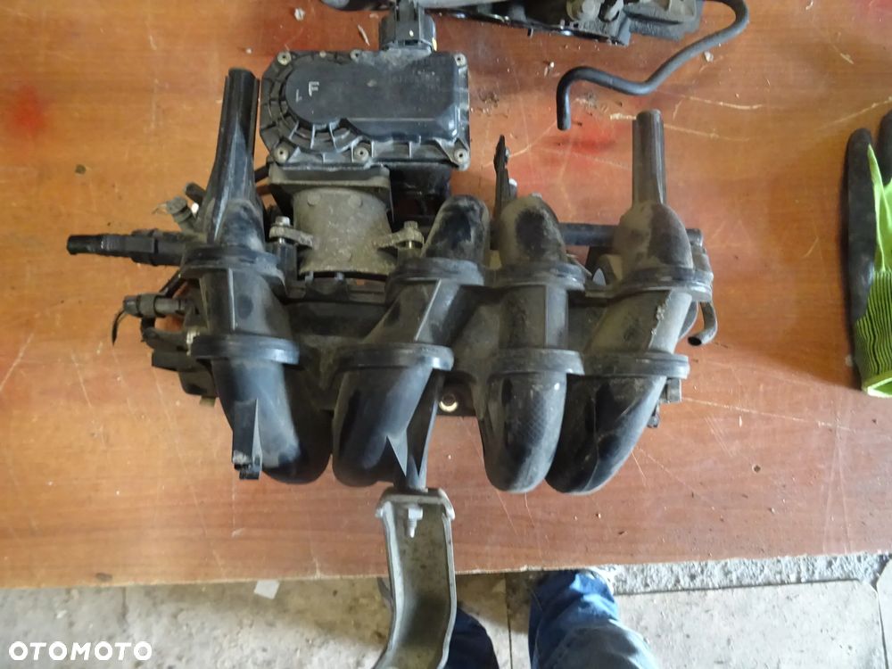 TOTALNA WYPRZEDAZ DACIA DOKKER LODGY 1,6 8 PRZEPUSTNICA WTRYSKIWACZ LISTWA KOLEKTOR SSACY KOMPLET CZESCI - 3