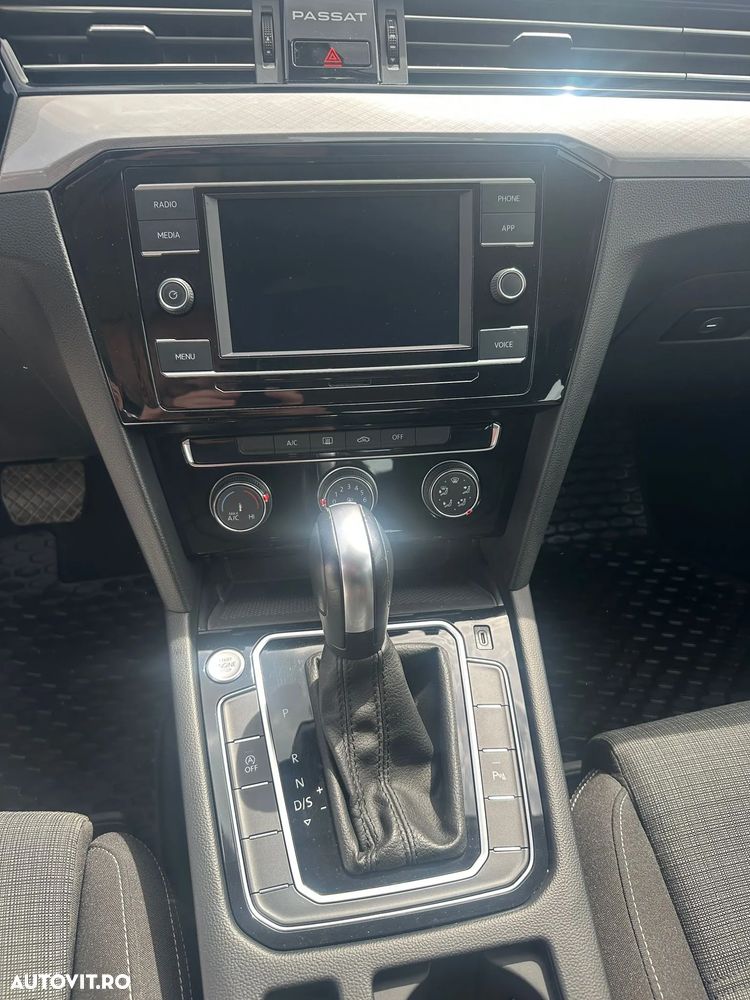 Volkswagen Passat 2.0 TDI DSG Comfortline - 9