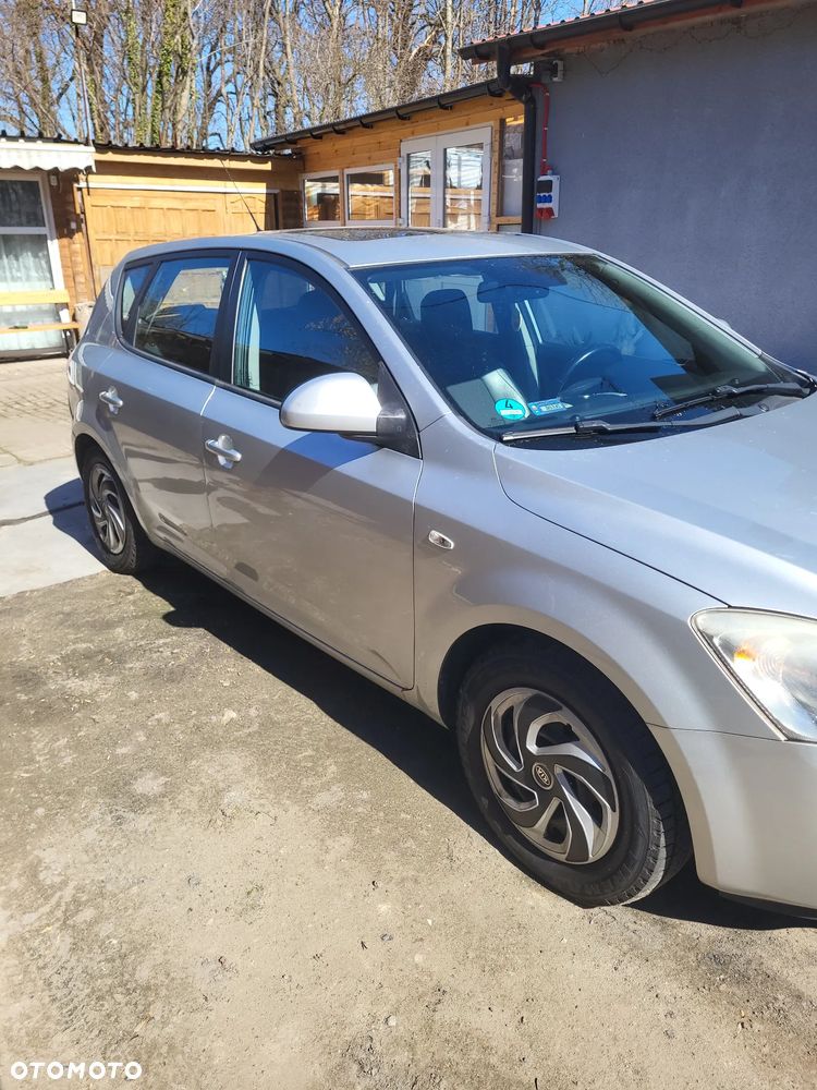 Kia Ceed 1.6 Crdi Comfort - 2