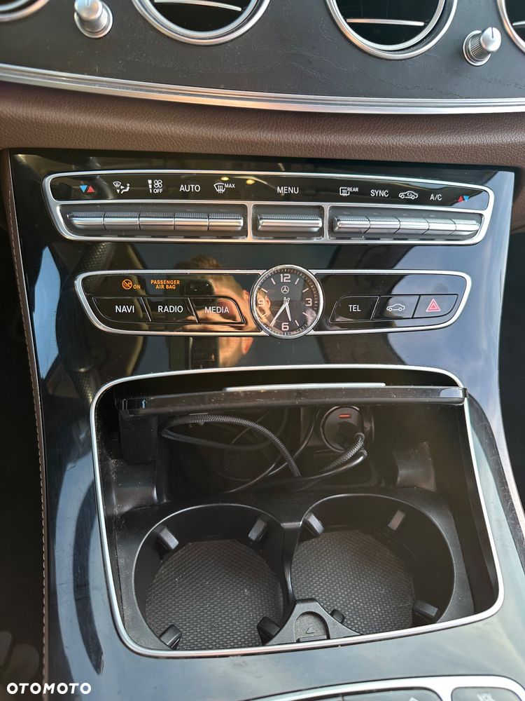 Mercedes-Benz Klasa E 220 d 4-Matic All-Terrain - 32