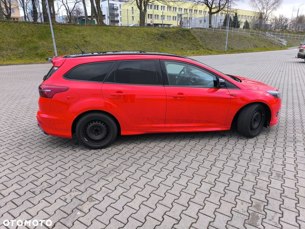 Ford Focus SW 1.5 EcoBoost S&S ST-LINE - 18