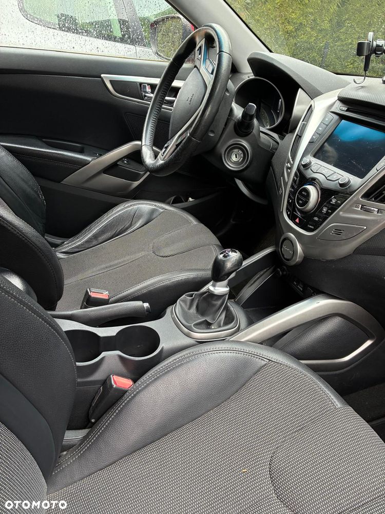 Hyundai Veloster 1.6 GDI Style - 35