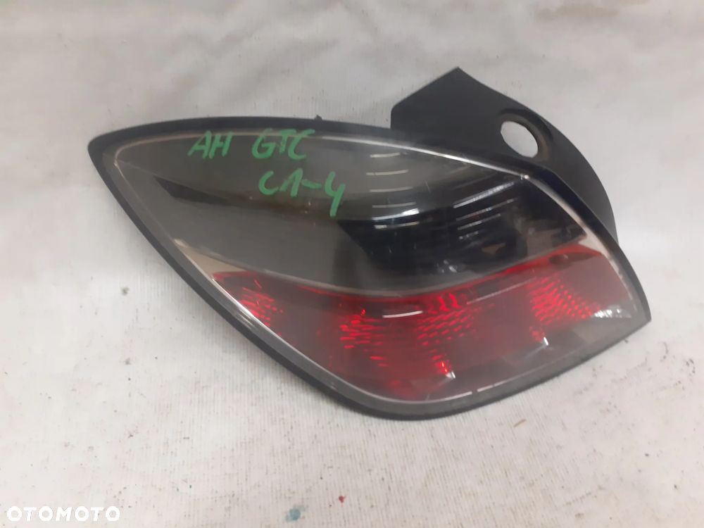 .  TYL TYLNA LAMPA LEWA OPEL ASTRA III H GTC - 1