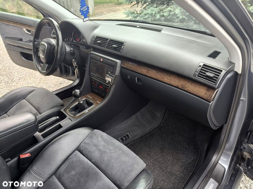Audi A4 Avant 2.0 T FSI - 16