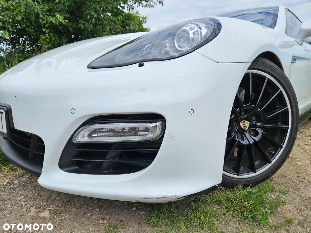 Porsche Panamera - 40
