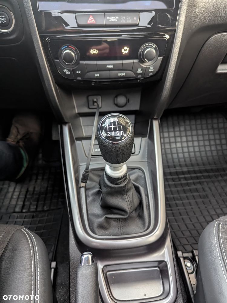 Suzuki Vitara 1.4 Boosterjet Hybrid Comfort+ - 17