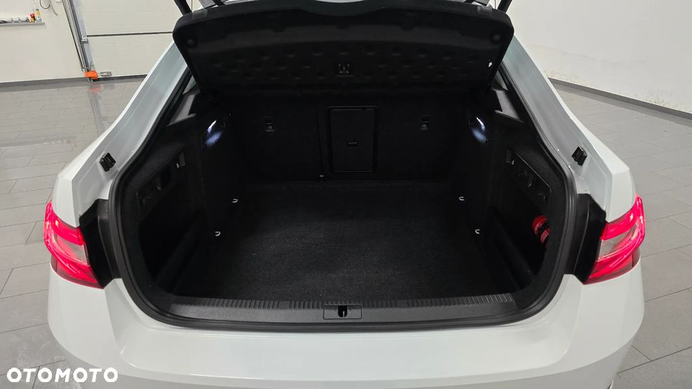 Skoda Superb 2.0 TDI SCR Style DSG - 9