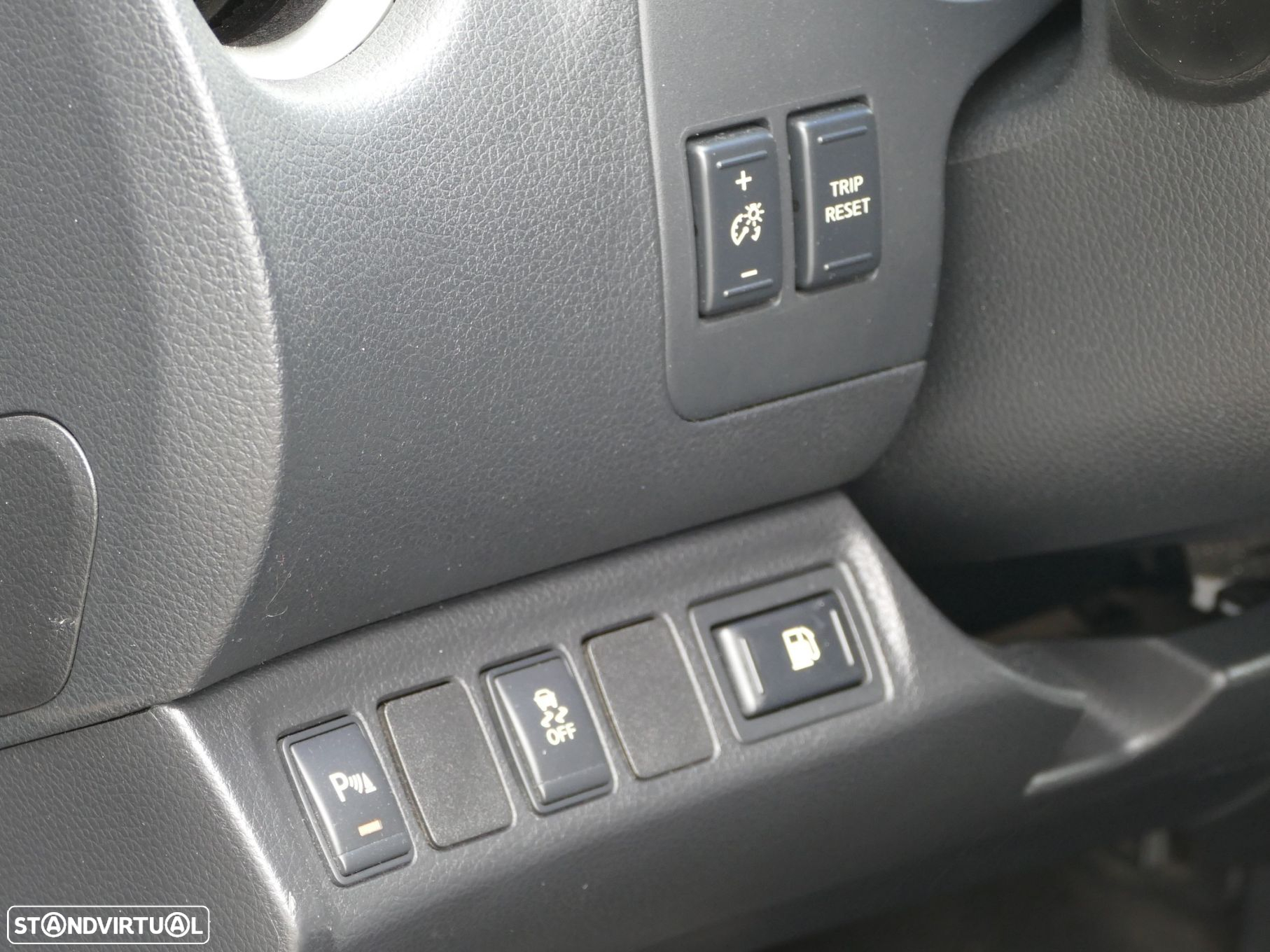 Nissan Navara 2.3 dCi CD 4WD Tekna - 33