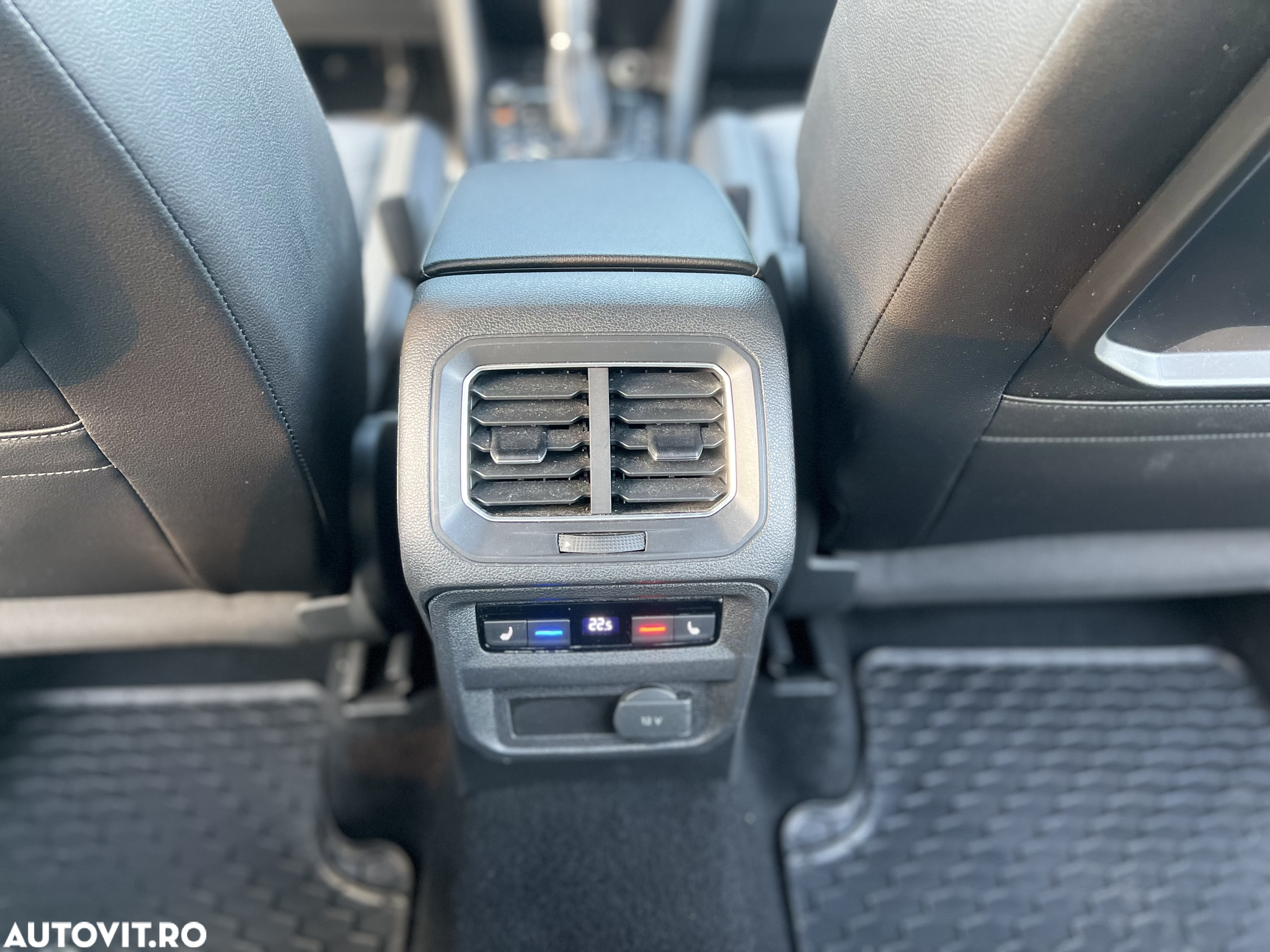 Volkswagen Tiguan - 24