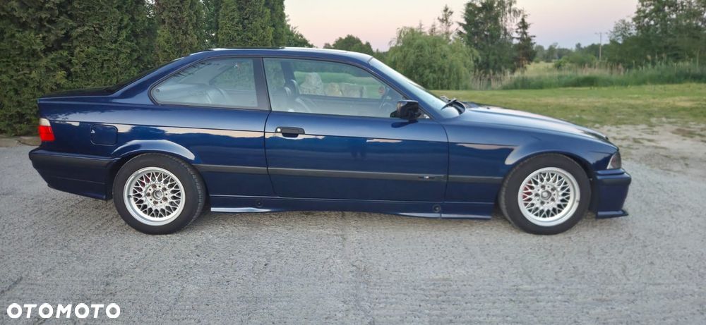 BMW Seria 3 320i - 4