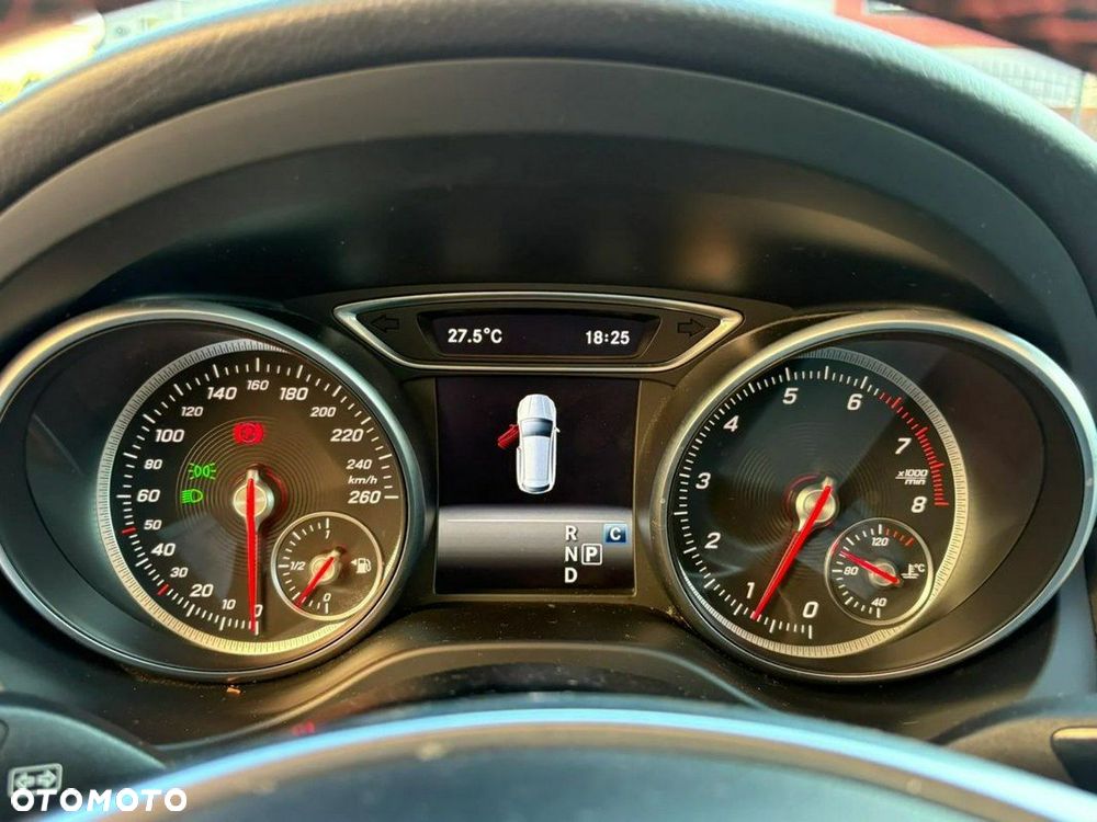 Mercedes-Benz CLA 200 7G-DCT AMG Line - 26