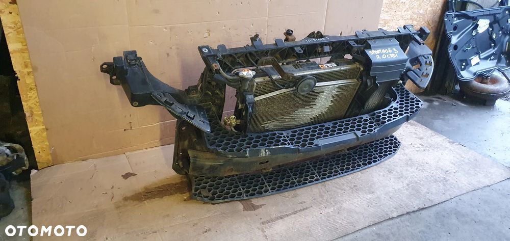 Pas przedni wzmocnienie chłodnice kompletny Kia Sportage III 2.0 CRDI - 2