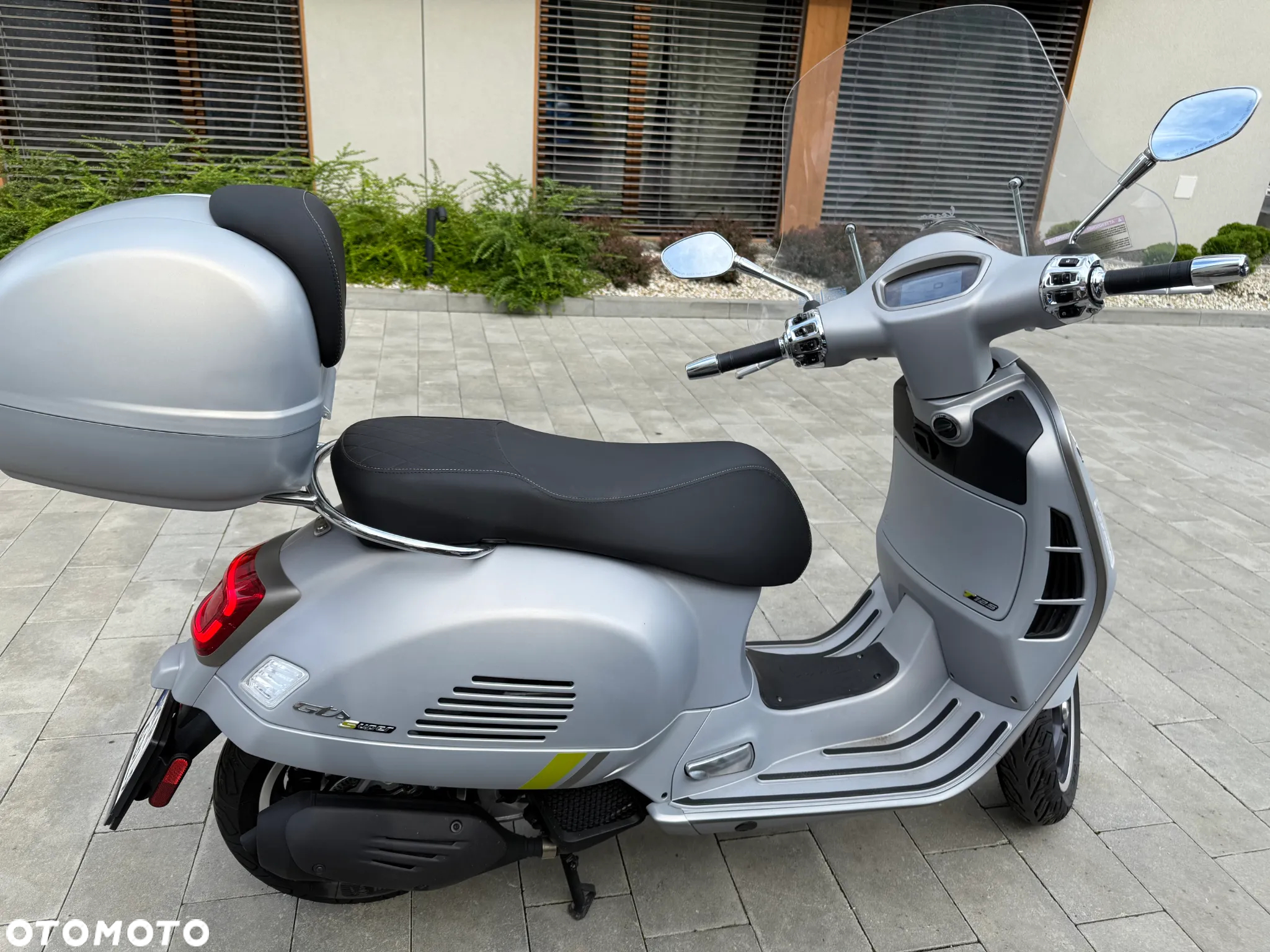 Vespa GTS - 8