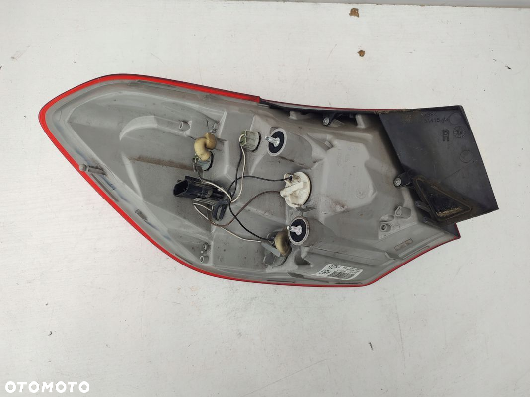 Lampa prawy tył OPEL ASTRA J IV LIFT KOMBI W BŁOTNIK EUROPA ORYGINAŁ - 2