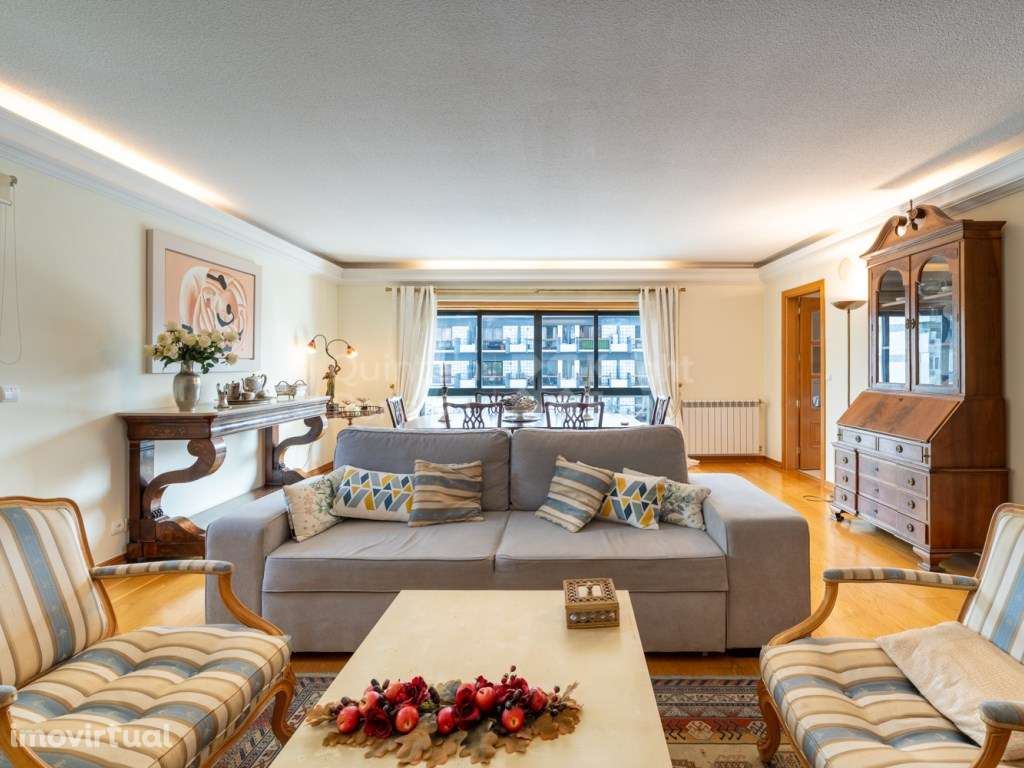 Apartamento T3 mobilado para arrendamento no Monte Estoril - Grande imagem: 3/28