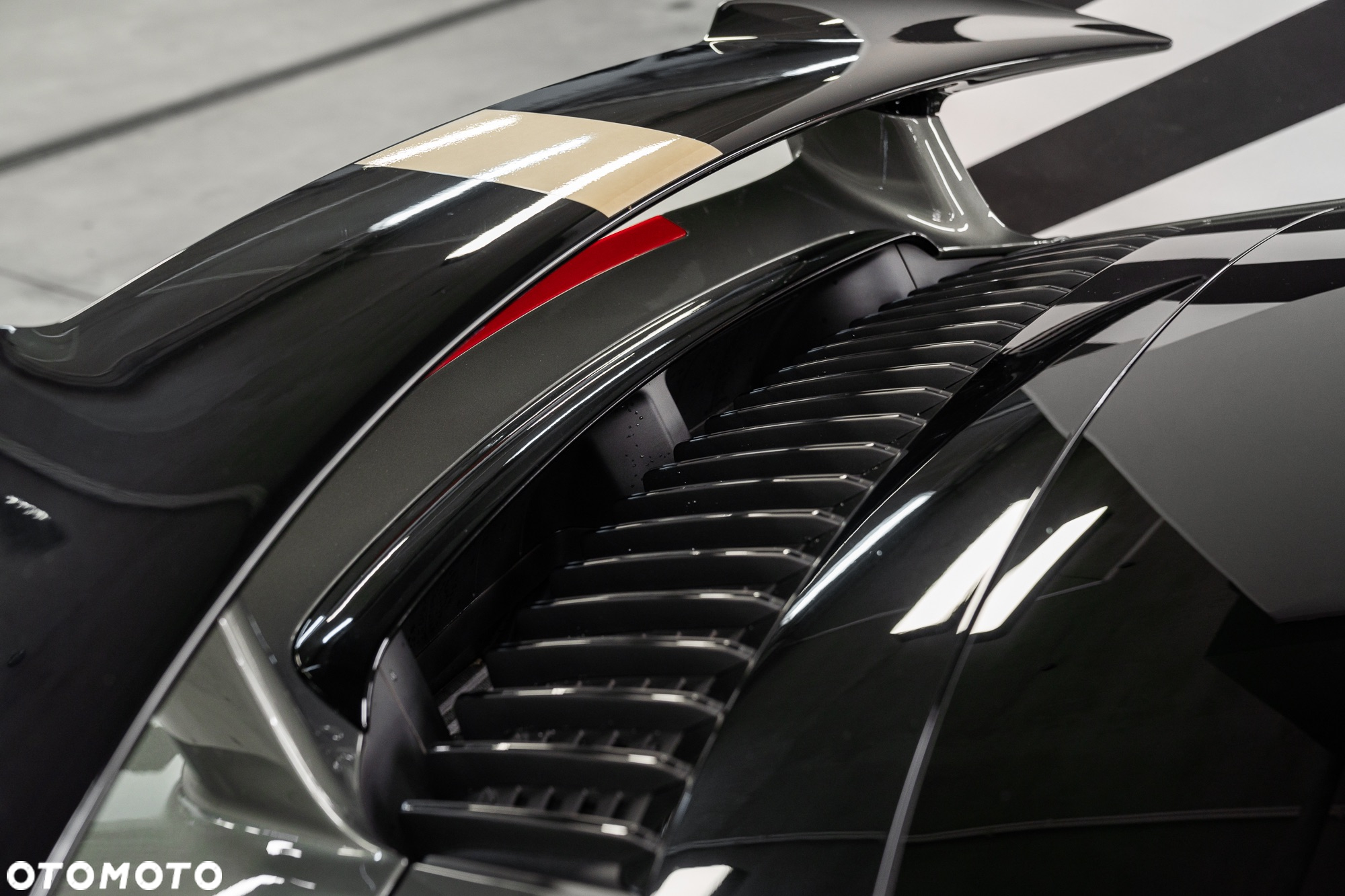 Porsche 911 Carrera 4 GTS - 15