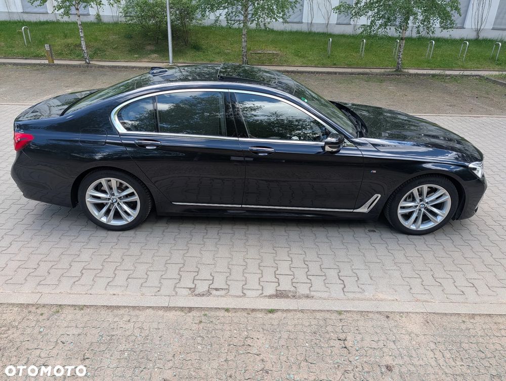 BMW Seria 7 740i - 5