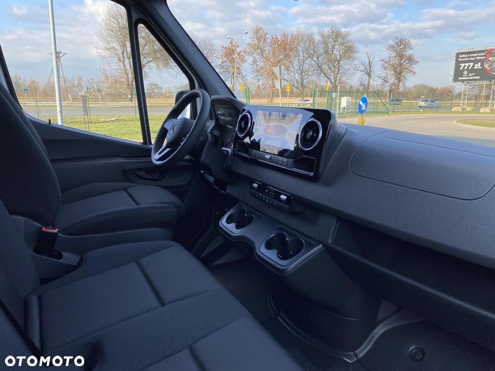 Mercedes-Benz Sprinter - 6