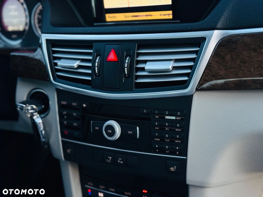 Mercedes-Benz Klasa E 200 BlueEFFICIENCY 7G-TRONIC Elegance - 15