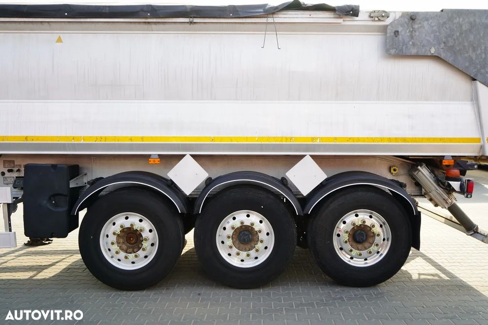 Benalu 557 BASCULĂ BENALU / 25 m³ / HYDROCLASP / ALUMINIU / 2X AXE RIDICABILE / PRELATĂ ELECTRICĂ / JANTE DIN ALIAJ / - 18