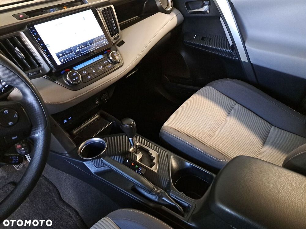 Toyota RAV4 - 24