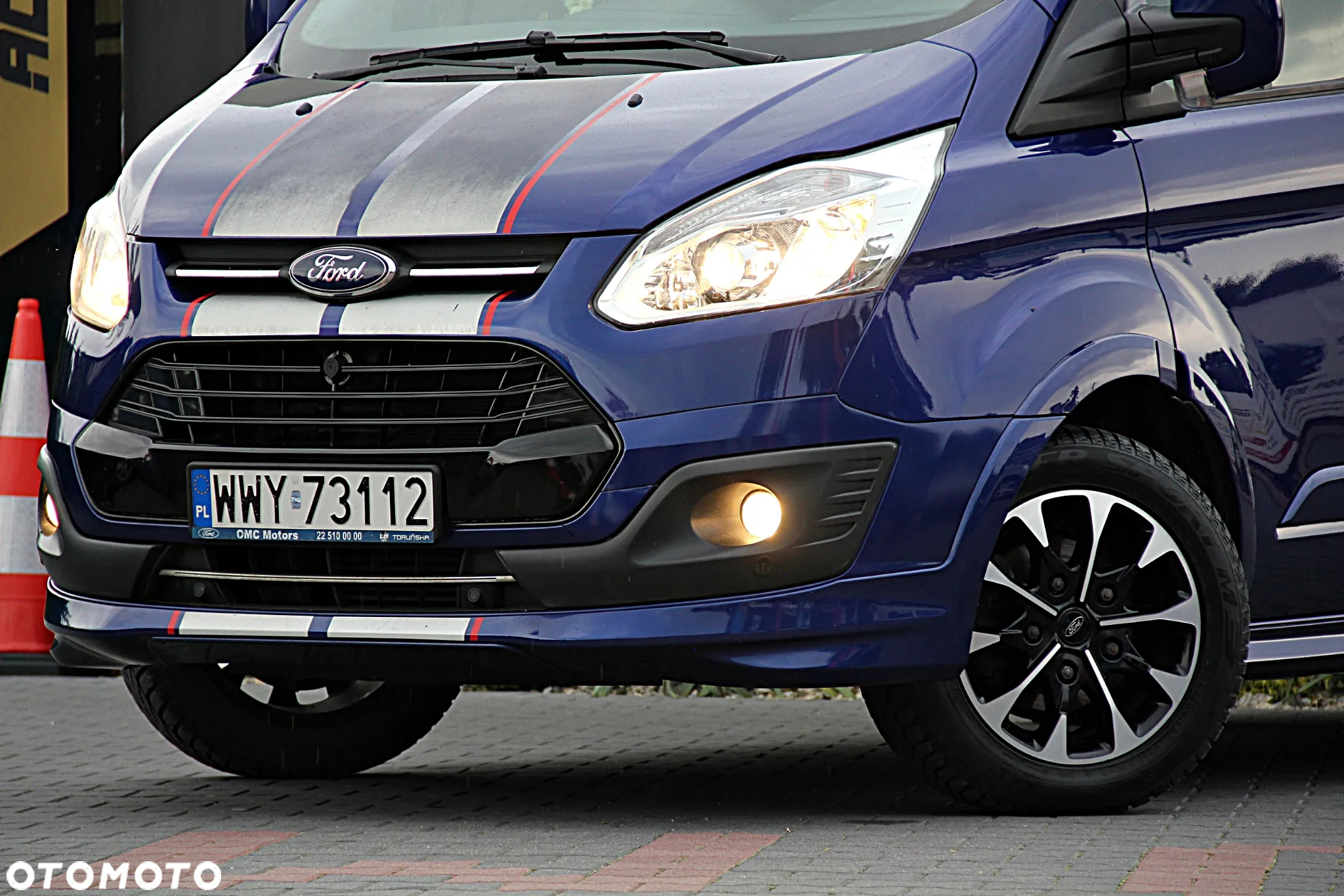 Ford TRANSIT CUSTOM - 3
