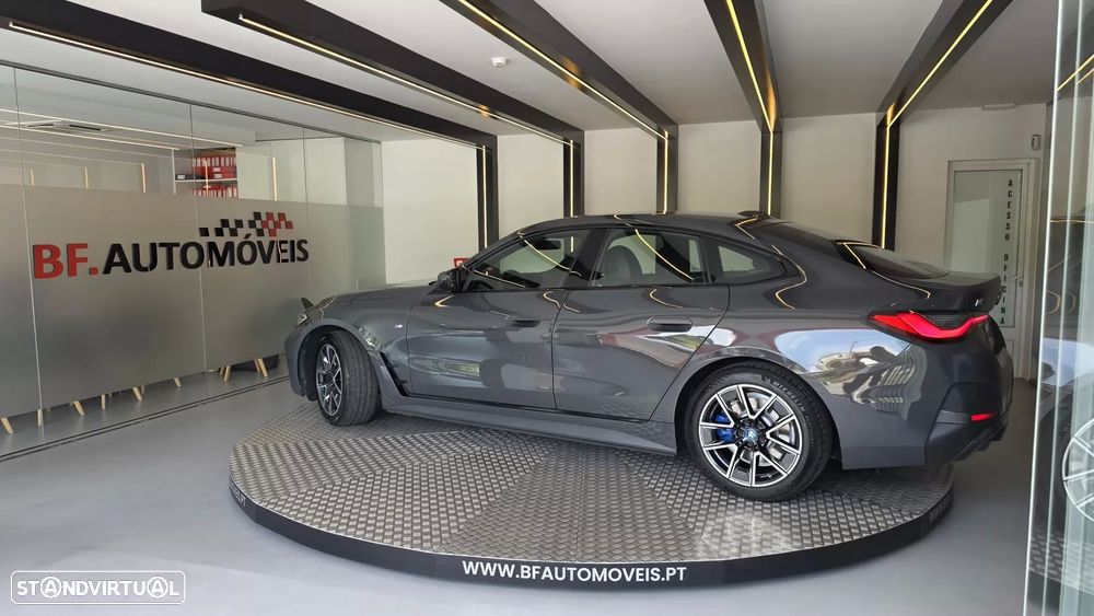 BMW i4 eDrive40 Pack Desportivo M - 16