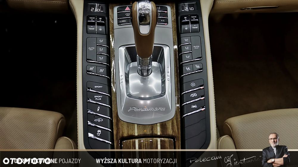 Porsche Panamera GTS - 24
