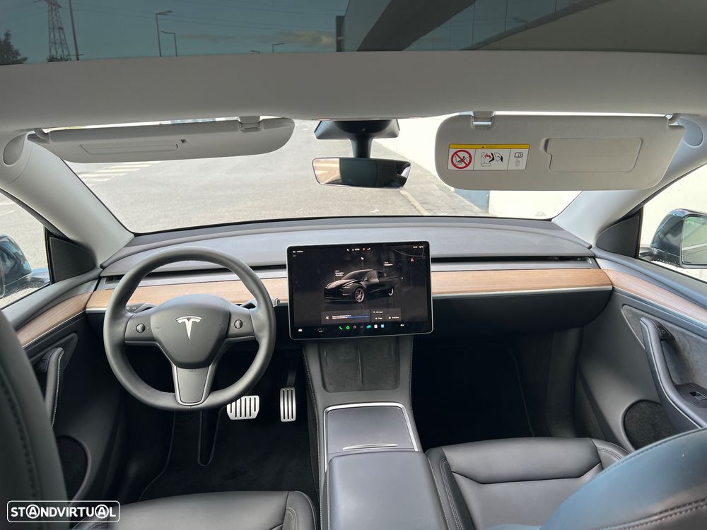 Tesla Model Y Performance Dual Motor AWD - 9