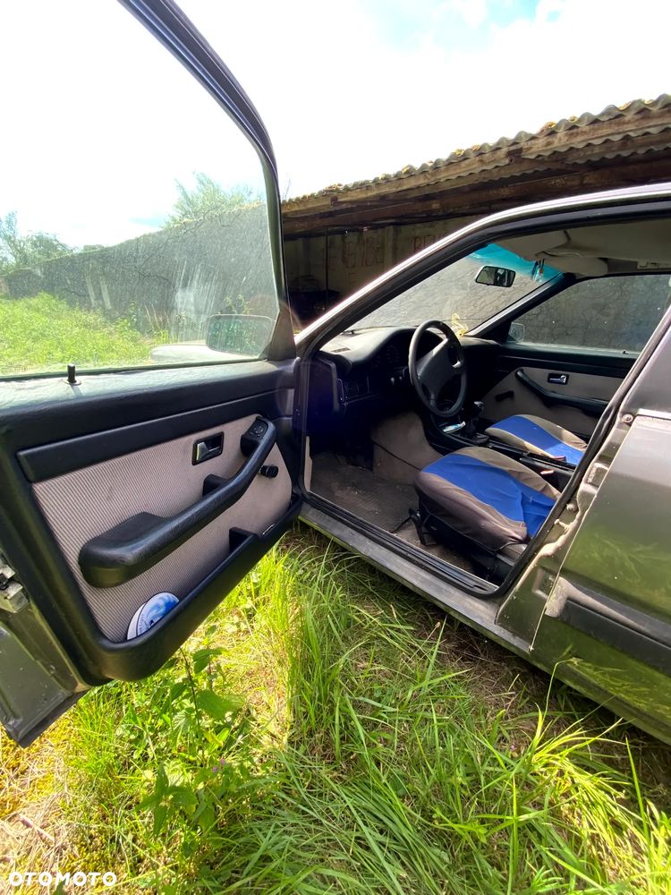 Audi 100 1.8 E - 12