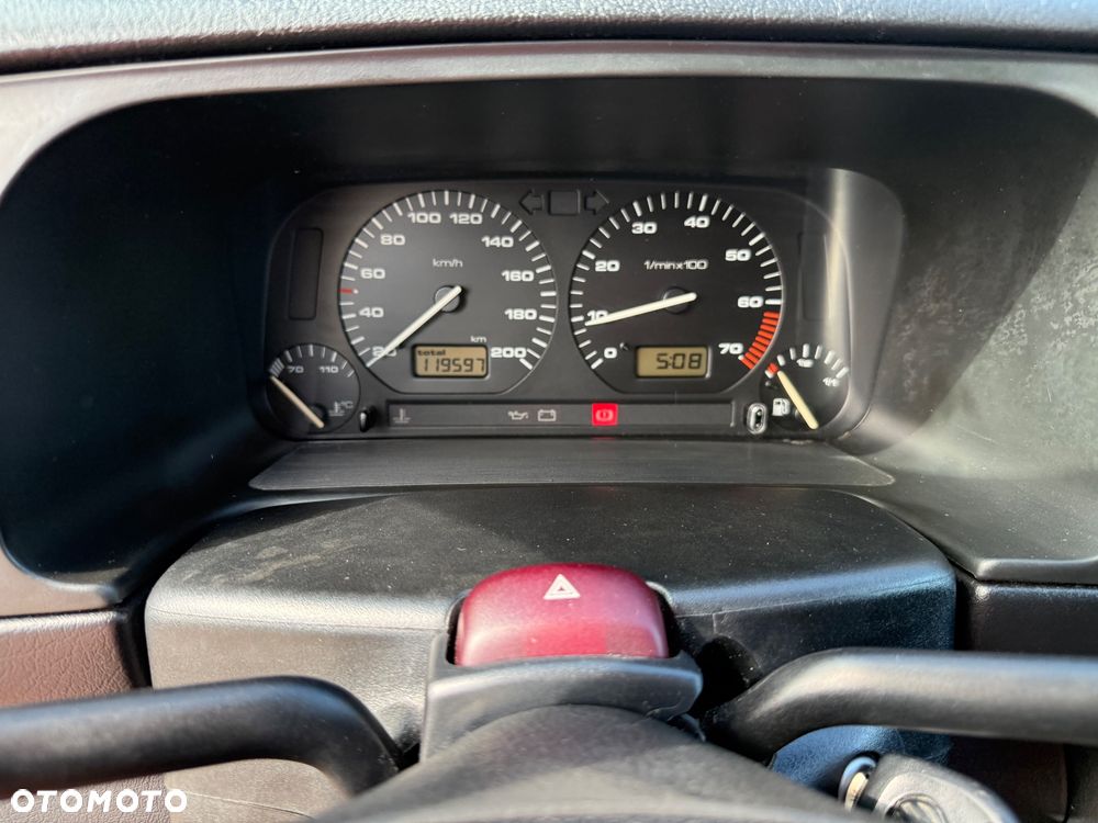 Volkswagen Golf 1.6 GL - 20