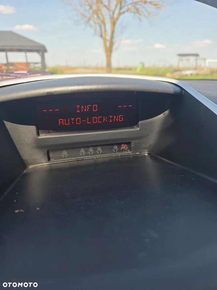 Peugeot 207 1.4 16V Presence - 12