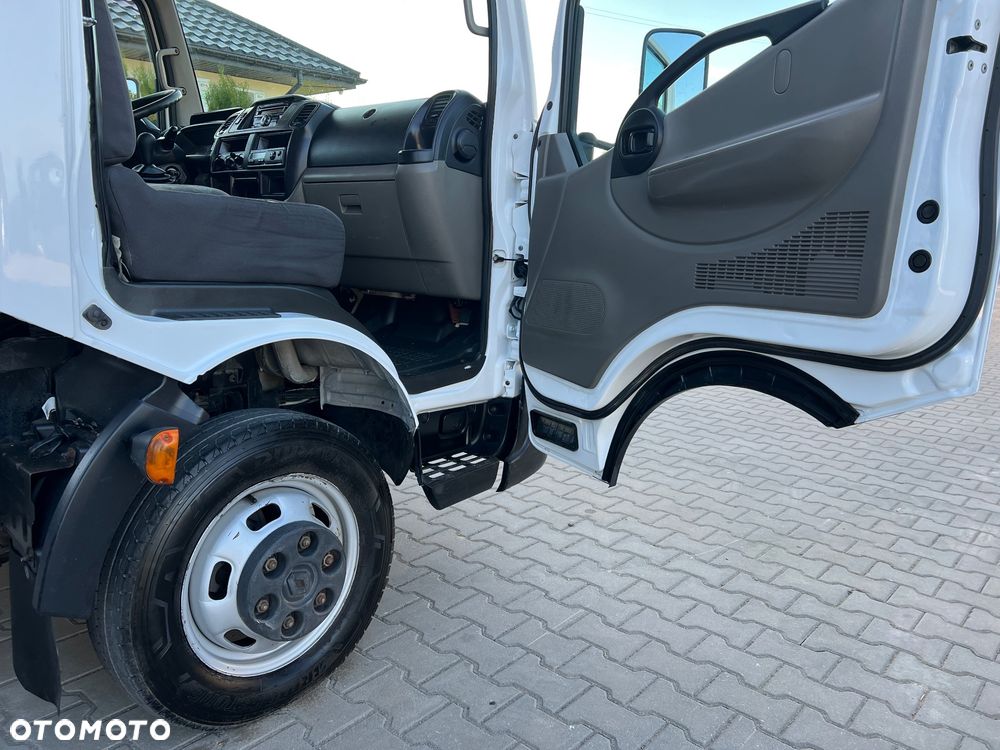 Renault Maxity - 18