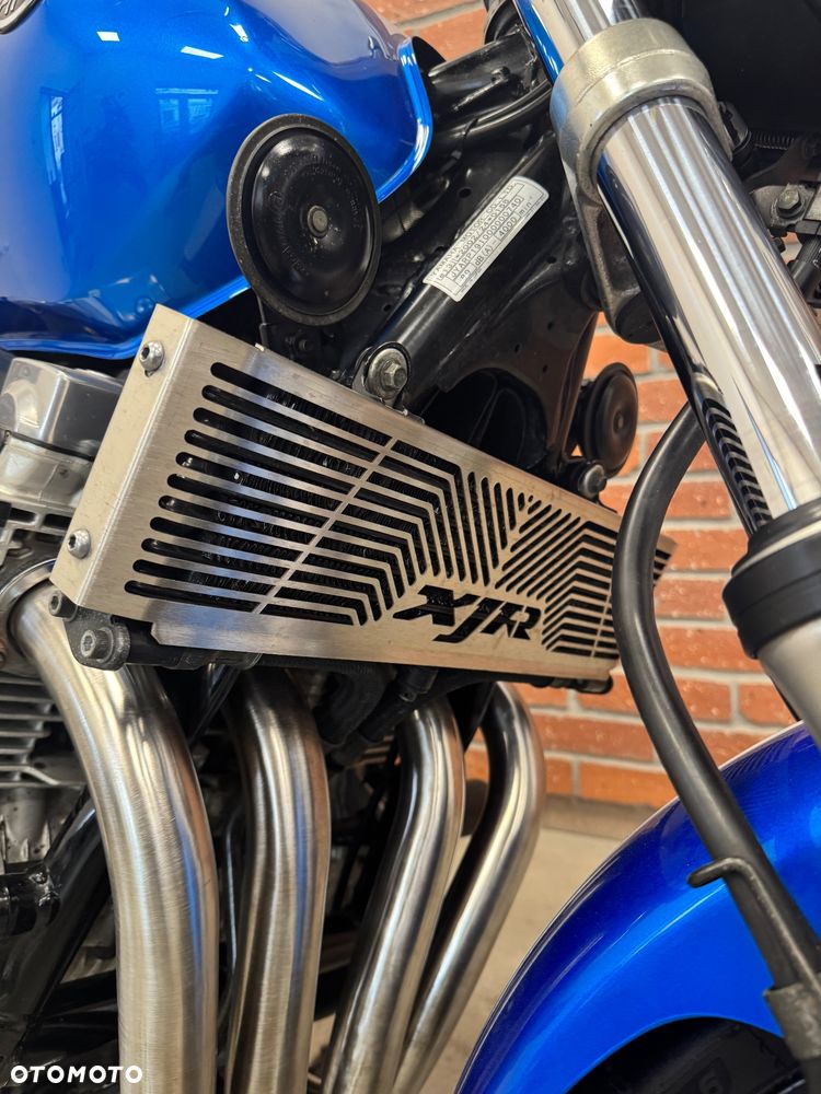 Yamaha XJR - 11