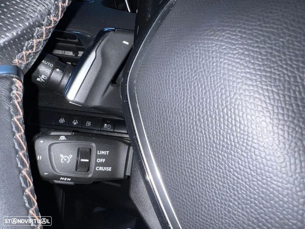 Peugeot 3008 1.6 Hybrid GT Pack e-EAT8 - 21