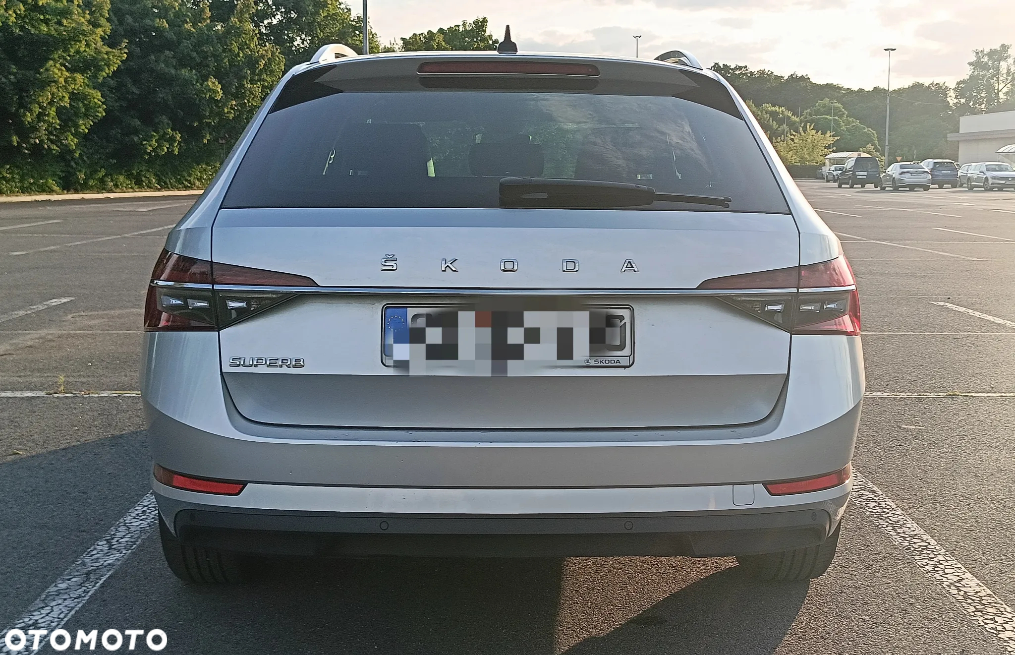 Skoda Superb Combi 2.0 TDI DSG Premium Edition - 9