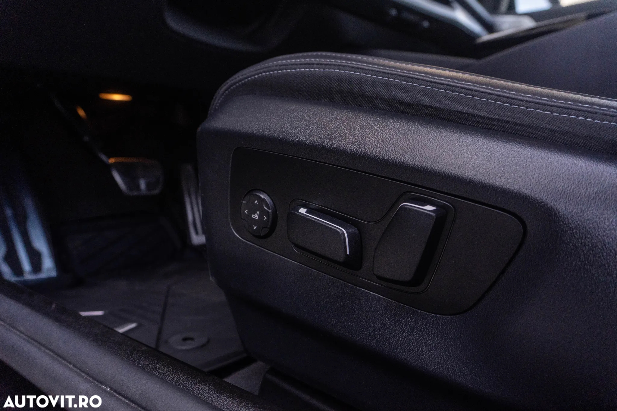 BMW Seria 5 520i Touring Aut. - 36